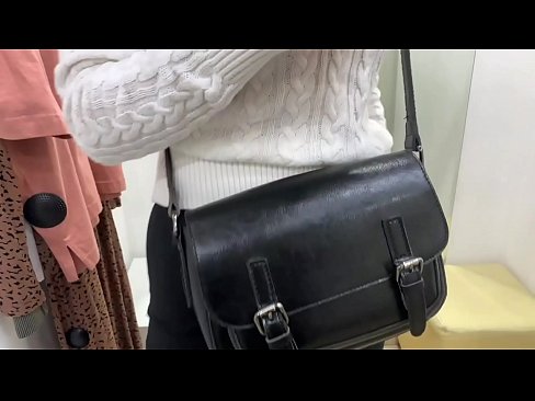 ❤️ Offentlig onani av den unga slynan FeralBerry med en dildo i provrummet ❌ Super porr at us sv.porn-list.ru
